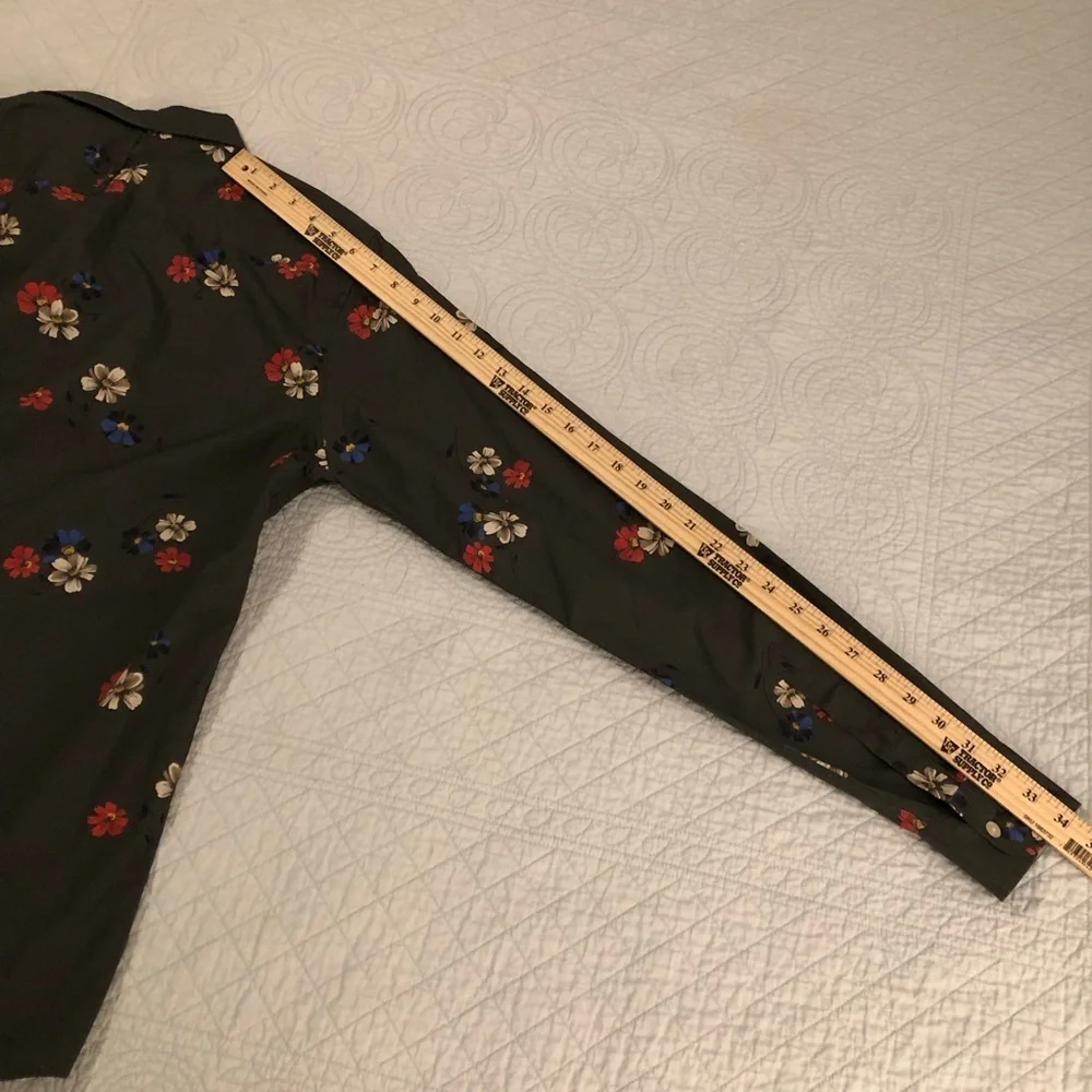 Banana Republic Untucked button down shirt. Size large tall.